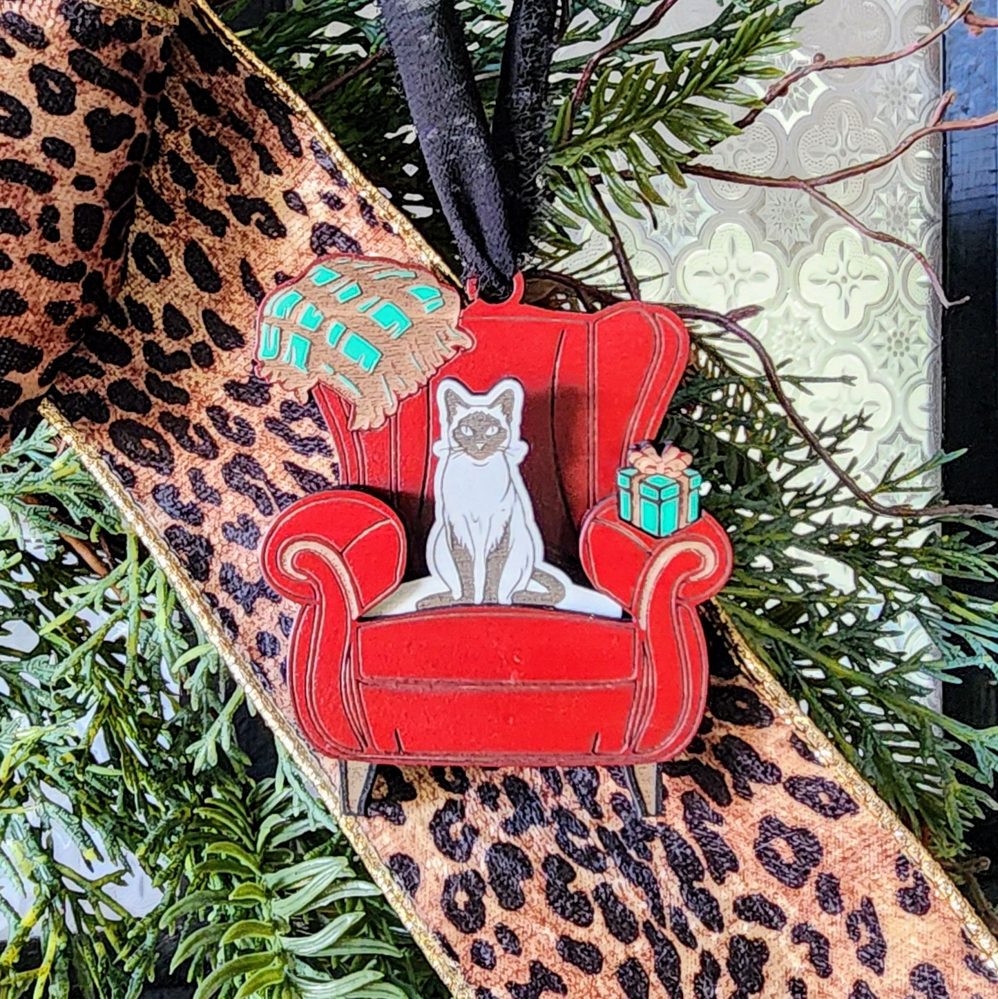 "Comfy Cats" Ornament w/Interchangeable Inserts